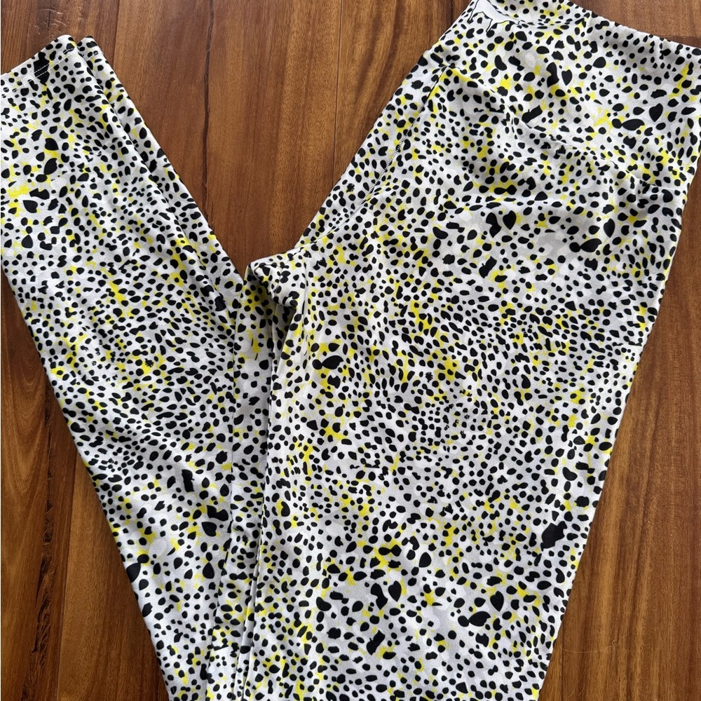 Goldsheep Spotted Black and Yellow Leggings